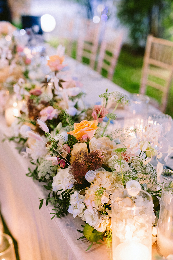 lovely-fall-wedding-hydrangeas-roses-light-shades_56x