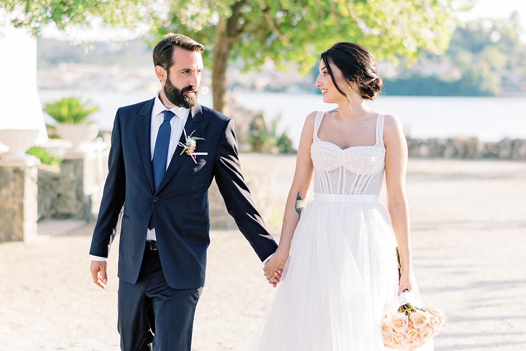 Ένας υπέροχος καλοκαιρινός γάμος στην Κέρκυρα με ρομαντικά λουλούδια σε peach και γαλάζιες αποχρώσεις │ Ελβίνα & Ιάσων