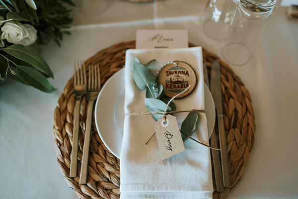 outdoor-summer-wedding-corfu-white-blooms-lush-olive-leaves_31x