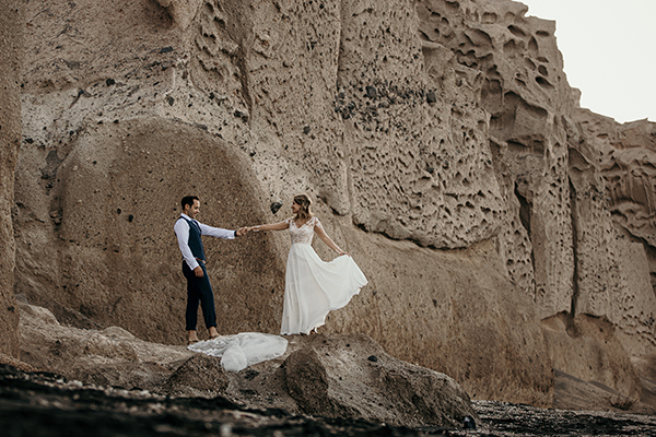 romantic-next-day-shoot-backdrops-santorini-island-beaches_06x