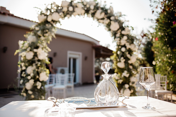romantic-summer-wedding-athens-white-hydrangeas-lush-greenery_11