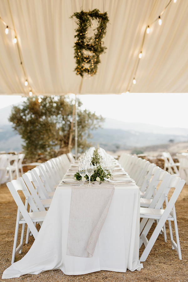 simply-chic-wedding-naxos-white-roses-olive-leaves_18