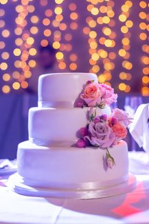 Ultra romantic γαμήλια τούρτα με τριαντάφυλλα