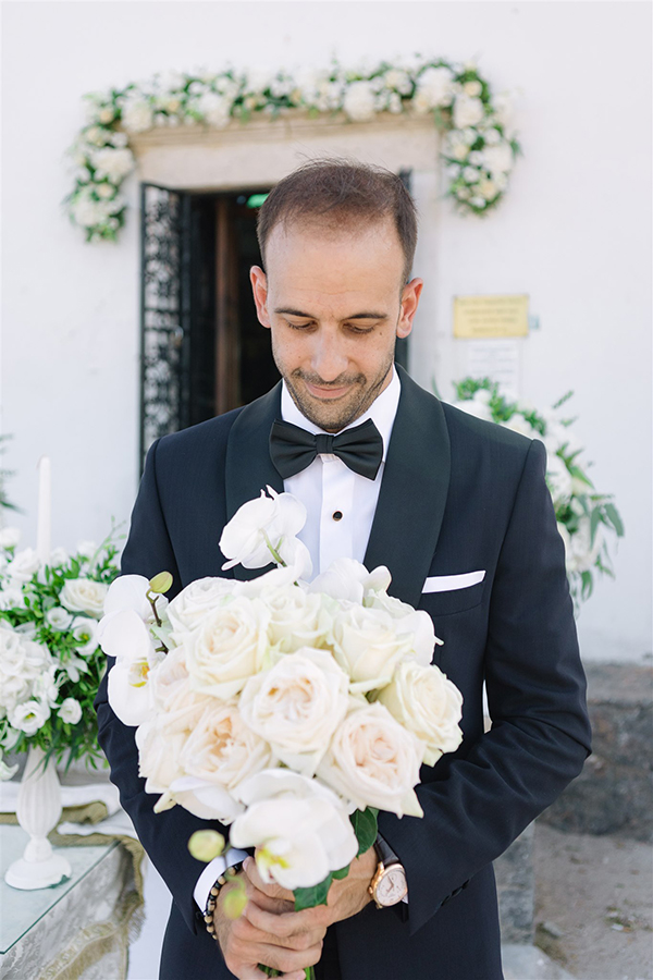 all-time-classic-summer-wedding-corfu-white-roses-lisianthus_21