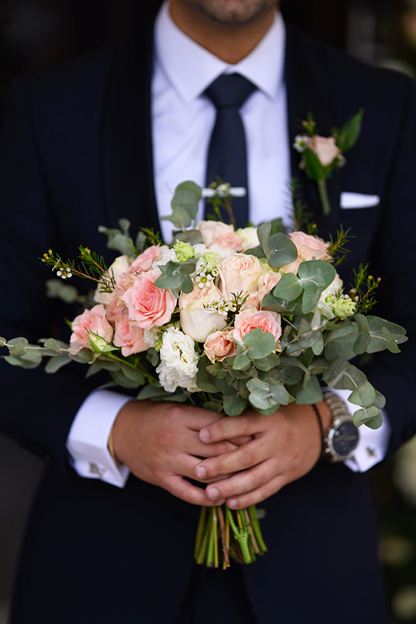 beautiful-fall-wedding-nicosia-romantic-florals-white-peach-hues_10