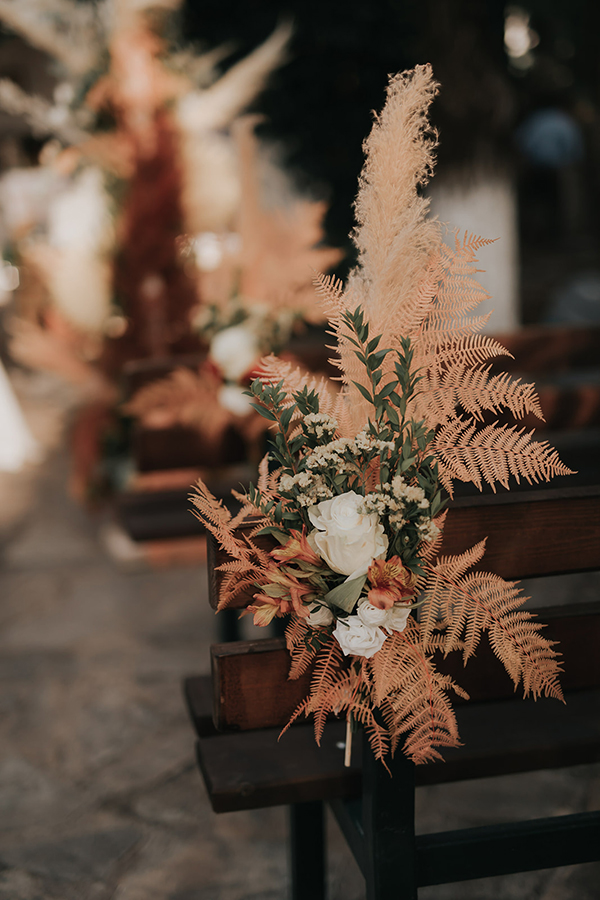 beautiful-summer-wedding-wonderful-florals-terracotta-hues_27x