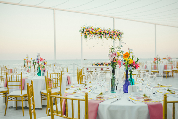 colorful-spring-wedding-galu-seaside-vivid-hues-modern-touches_10