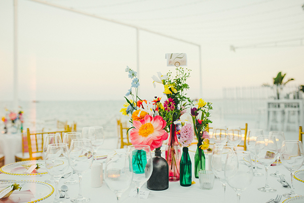 colorful-spring-wedding-galu-seaside-vivid-hues-modern-touches_15