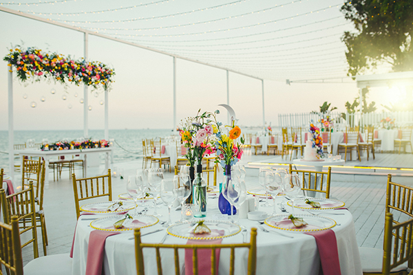 colorful-spring-wedding-galu-seaside-vivid-hues-modern-touches_18