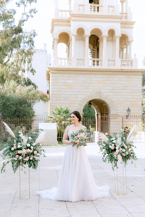lovely-spring-wedding-athens-flowers-coral-white-tones_09x