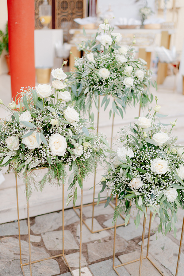 lovely-summer-wedding-agrinio-white-roses-eucalyptus_13