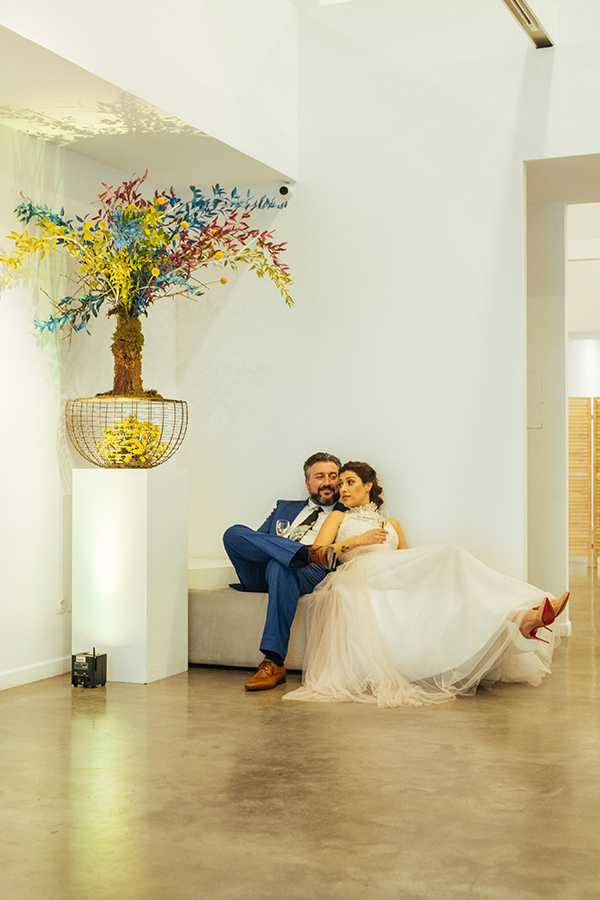 spring-civil-wedding-athens-colorful-florals-modern-details_01x