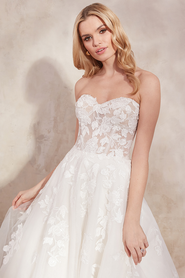 stylish-wedding-dresses-bridal-collection-adore-justin-alexander_08x