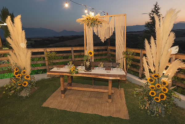 summer-wedding-katerini-pampas-grass-sunflowers_11