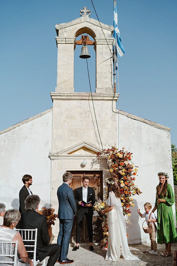unique-summer-wedding-crete-terracota-tones_17