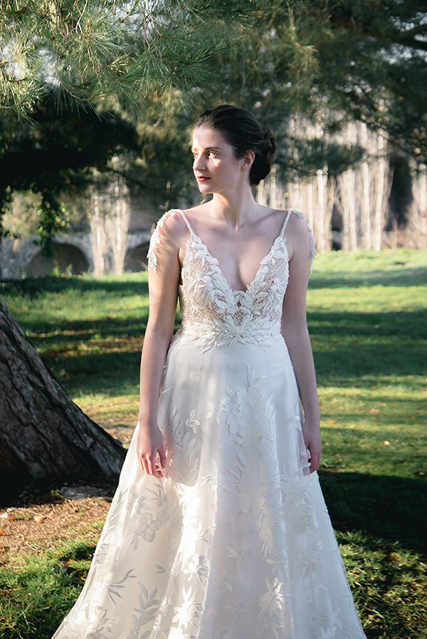 flowy-wedding-dresses-sophie-theodoraki-bridal-stunning-bridal-look_04x