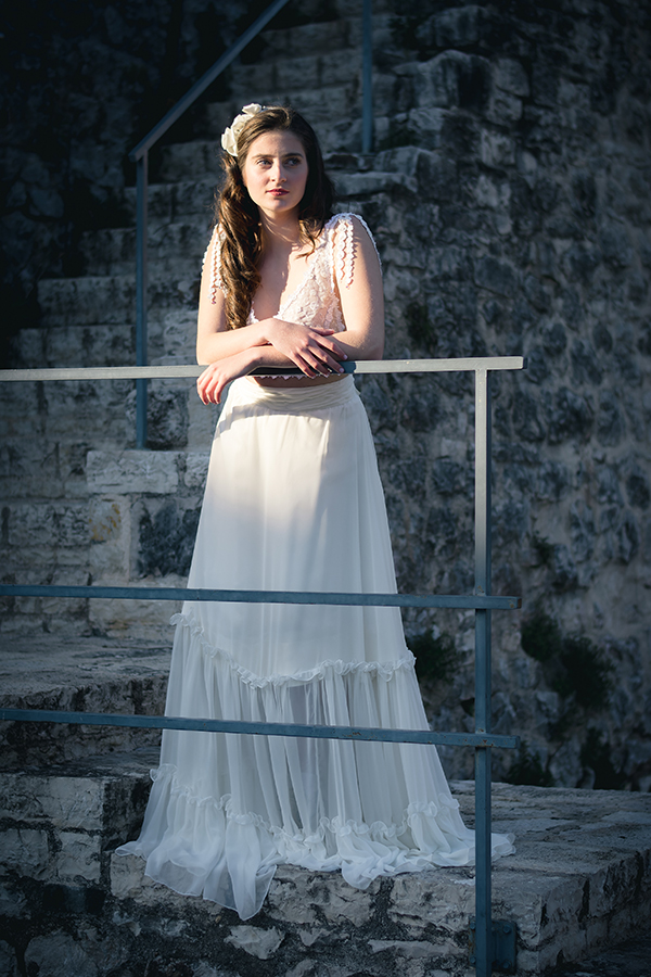 flowy-wedding-dresses-sophie-theodoraki-bridal-stunning-bridal-look_18