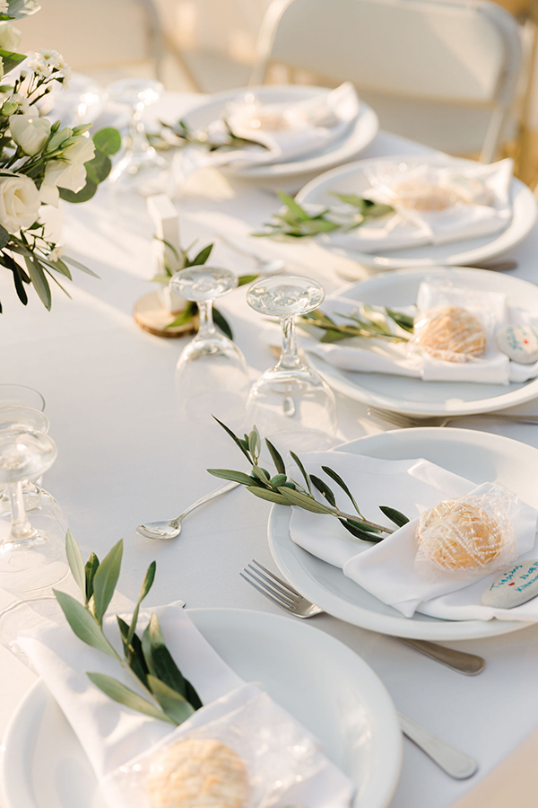 romantic-summer-wedding-kefalonia-lovely-white-florals-rustic-touches_29