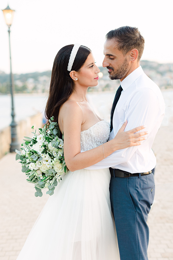 romantic-summer-wedding-kefalonia-lovely-white-florals-rustic-touches_52