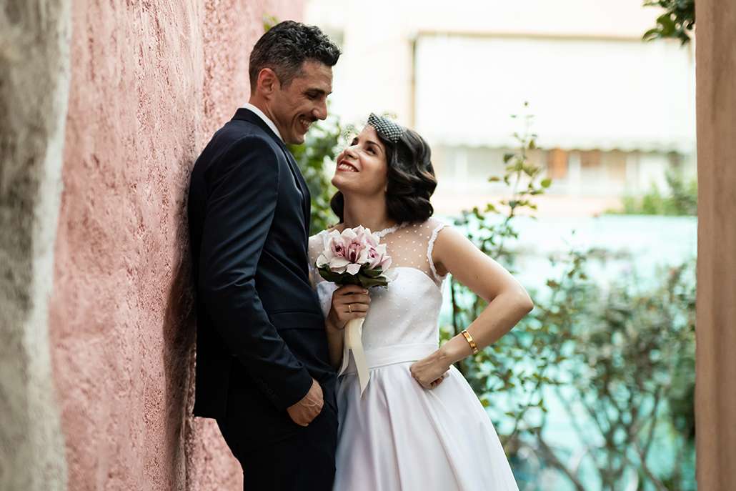 Ανοιξιάτικος πολιτικός γάμος στην Αθήνα με vintage διάθεση │ Ξένια & Γιώργος