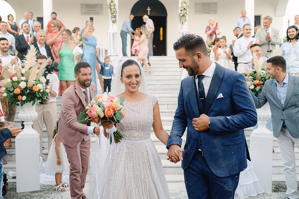 Καλοκαιρινός γάμος στη Ναύπακτο με υπέροχα λουλούδια και πλούσιες πρασινάδες │ Λαμπρίνα & Αντώνης