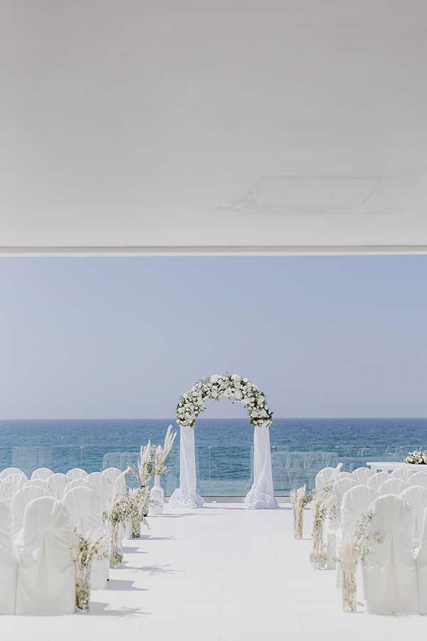 destination-summer-wedding-crete-white-peonies_14