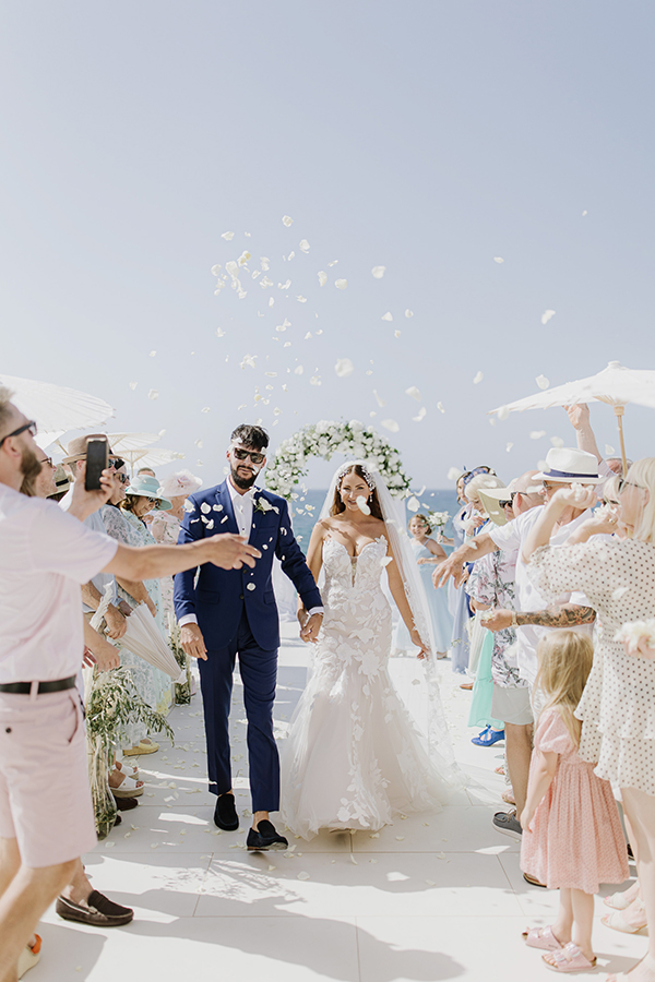 destination-summer-wedding-crete-white-peonies_23x