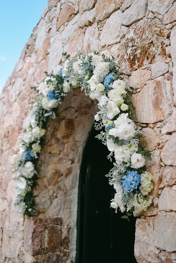 romantic-spring-wedding-athens-white-light-blue-hydrangeas_21