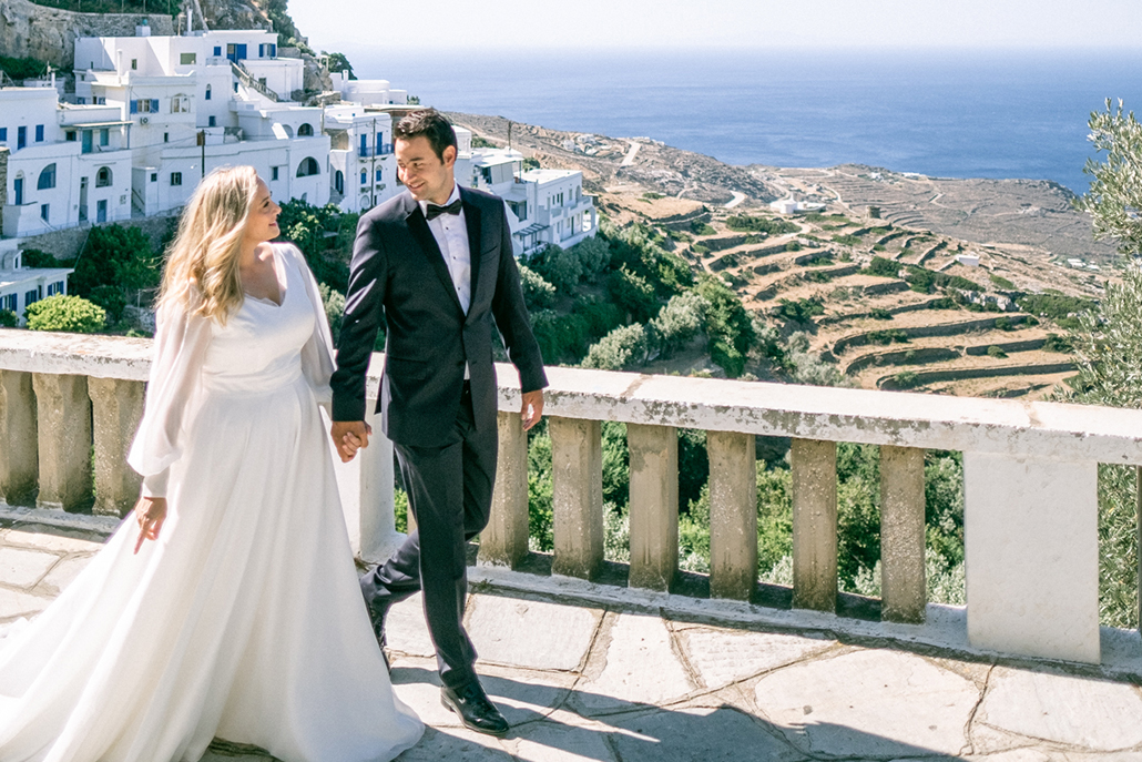 Καλοκαιρινός γάμος στην Αθήνα με ρομαντικές λεπτομέρειες και απαλές αποχρώσεις του λευκού και peach │ Ουρανία & Πολυχρόνης