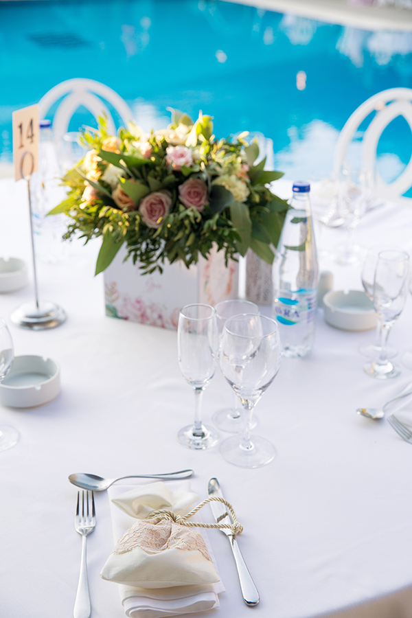 summer-wedding-athens-roses-pale-tones_24