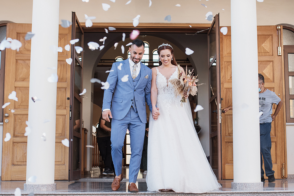 Καλοκαιρινός γάμος στη Λεμεσό με ανθοσυνθέσεις από pampas grass | Αριάδνη & Χάρης