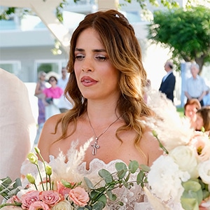 Boho-romantic καλοκαιρινός γάμος στον Πρωταρά με όμορφα λουλούδια | Chrysti & Maurizio