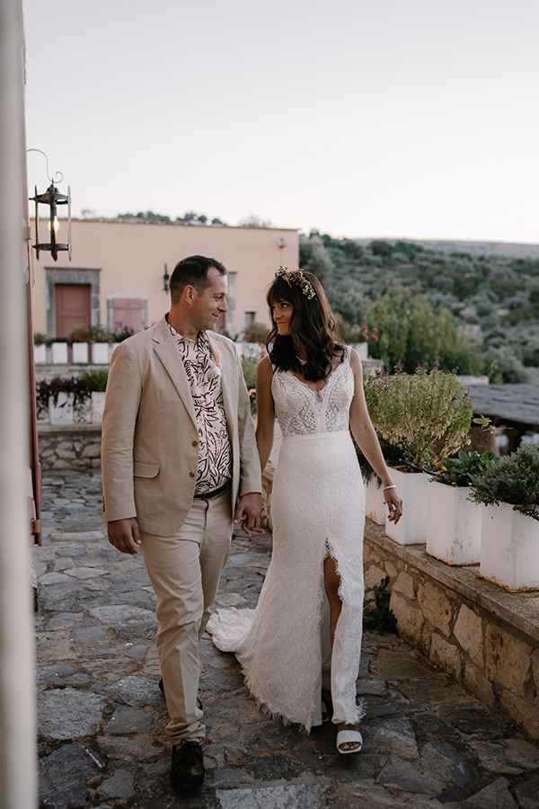 destination-wedding-crete-lovely-pampas-grass-rustic-details_01x