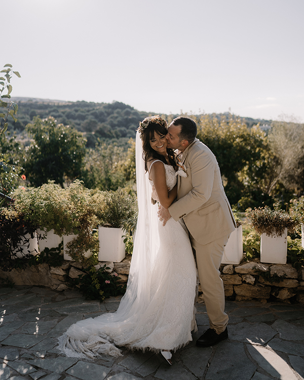 destination-wedding-crete-lovely-pampas-grass-rustic-details_04x