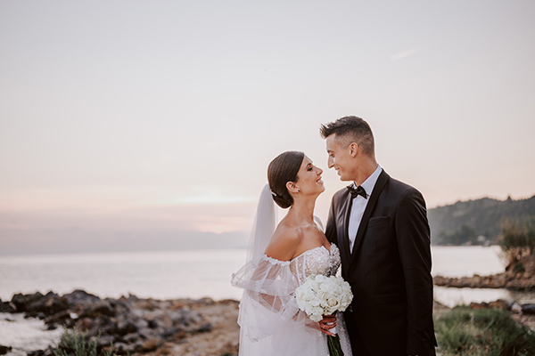 Φθινοπωρινός γάμος στη Χαλκιδική με ρομαντικά στιγμιότυπα | Στεφανία & Φώτης