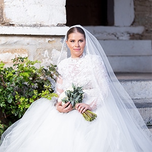 Romantic-chic φθινοπωρινός γάμος στην Κοζάνη με λευκές ορτανσίες | Τίνα & Γιάννης
