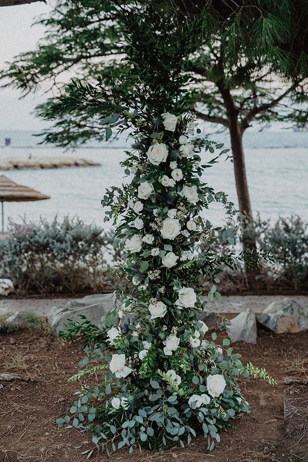 romantic-fall-wedding-limassol-white-roses_13