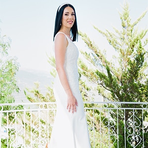 Ρομαντικός γάμος στη Λακωνία με λευκά άνθη │Βάσω & Σπύρος