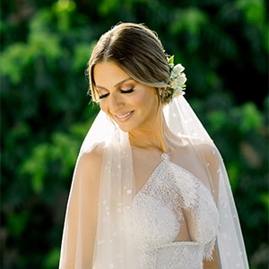 Stylish καλοκαιρινός γάμος στους Αμπελώνες Μάρκου με λευκά άνθη | Μαρίνα & Κωνσταντίνος