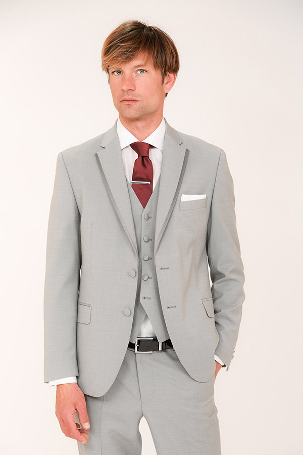 unique-groom-suits-portobellos_18