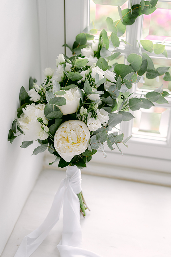 destination-summer-wedding-spetses-white-flowers_04
