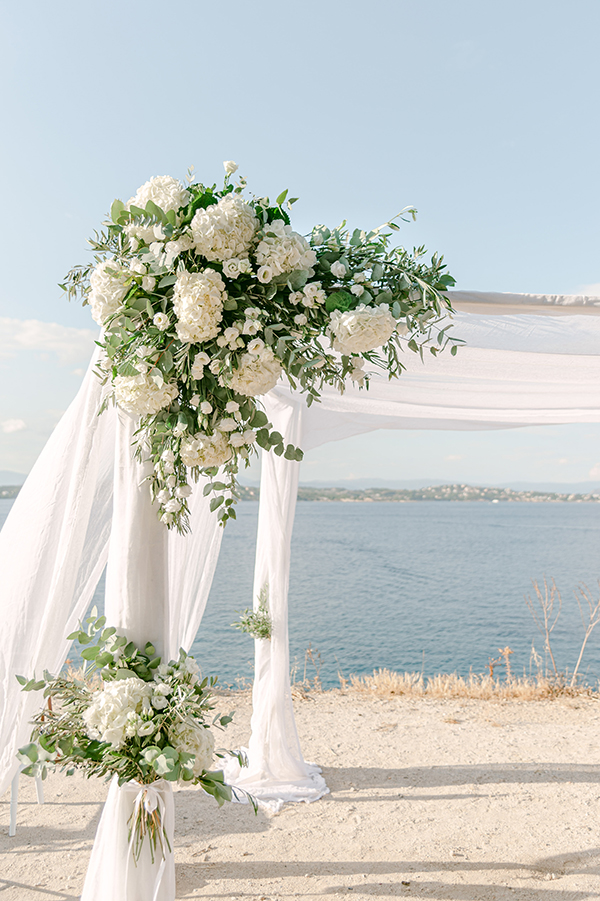 destination-summer-wedding-spetses-white-flowers_12