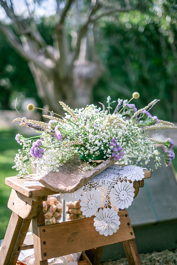 modern-chic-spring-civil-wedding-athens-field-flowers_19