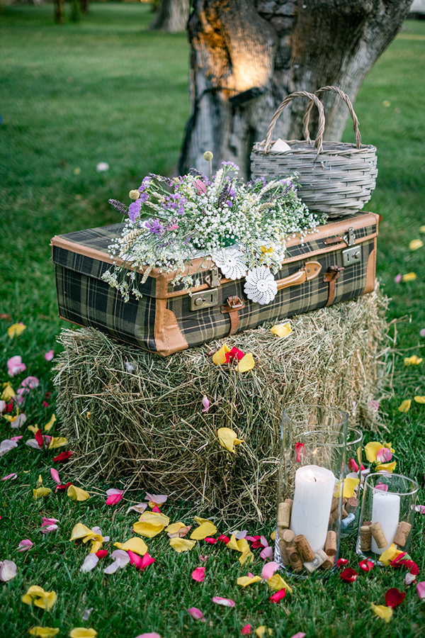 modern-chic-spring-civil-wedding-athens-field-flowers_19x