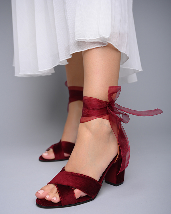 modern-velvet-bridal-shoes-pinky-promise_04