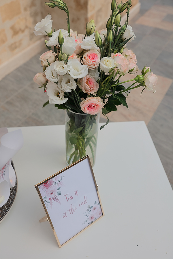 romantic-summer-wedding-nicosia-pink-roses_11