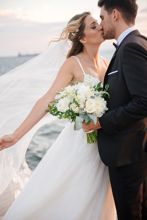romantic-summer-wedding-thessaloniki-white-hydrangeas_30x