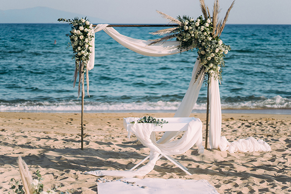 ultra-romantic-summer-wedding-kavala-white-roses_05x