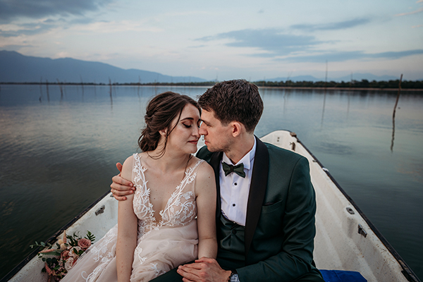 Όμορφος φθινοπωρινός γάμος στις Σέρρες με peach τριαντάφυλλα | Θεοδώρα & Γιώργος