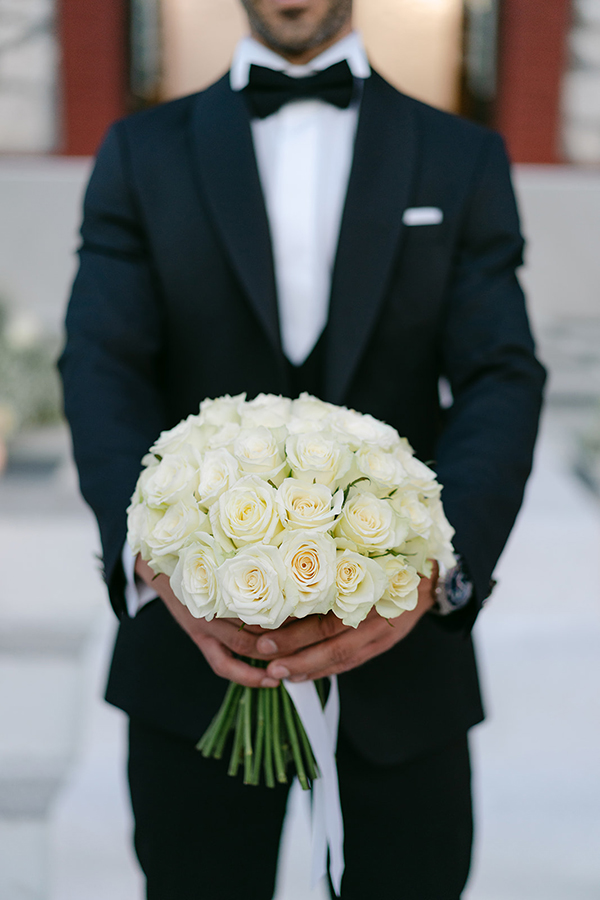 elegant-fall-wedding-patras-white-roses-baby-breath_19